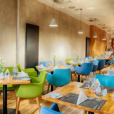 ホテル Focus Premium 3*