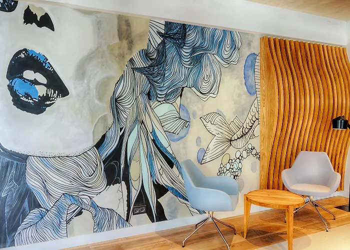 Focus Premium Готель