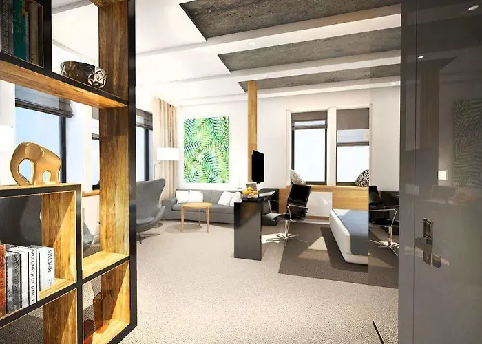 Focus Premium Готель